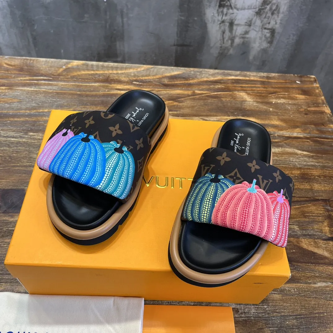 Louis Vuitton papucs